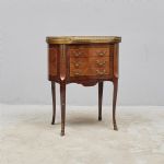 1437 8464 CHEST OF DRAWERS